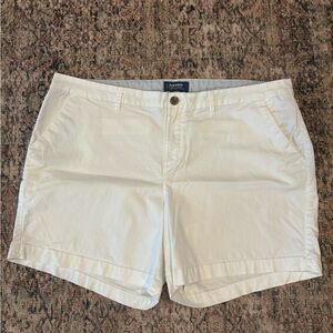 Old Navy Everyday Short Mid-Rise, white, size 18